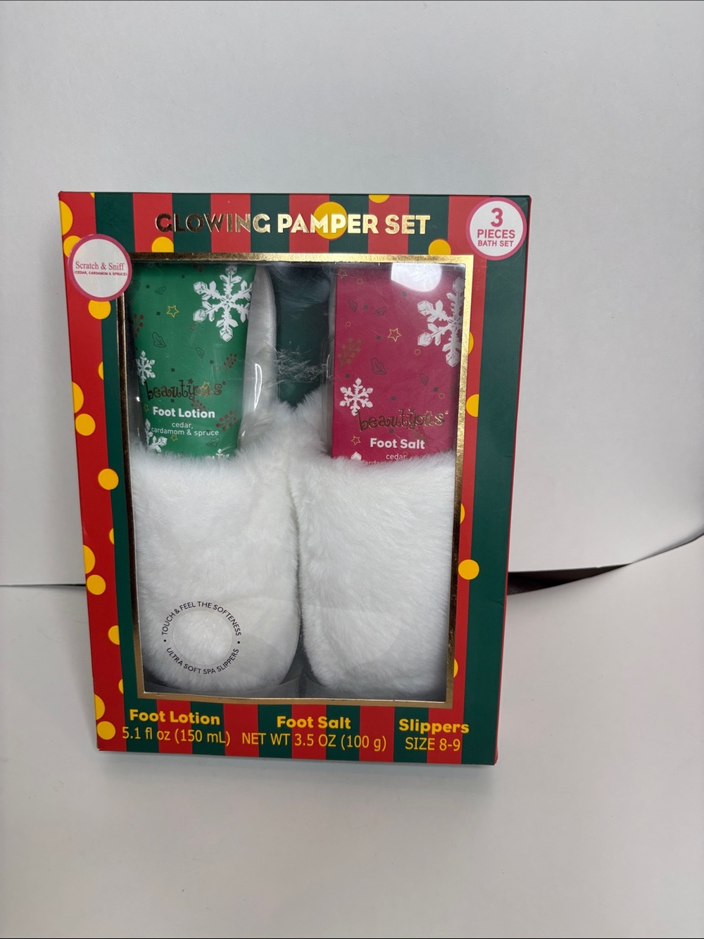 White Slippers Foot Care Gift Set - Green & Red